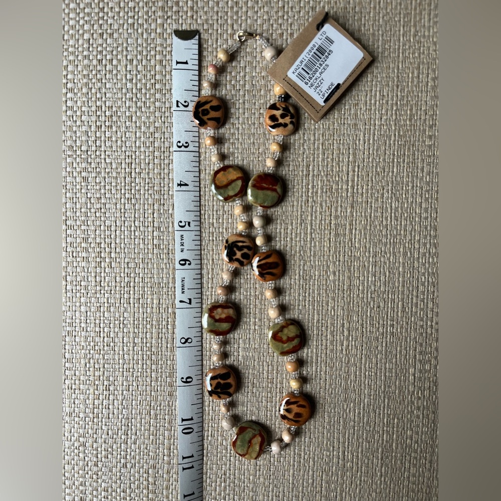 Kazuri ceramic bead necklace, handmade - Picture 3 of 4